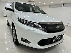 Toyota Harrier Premium 2.0 Sunroof 2015 Rear Entertainment White